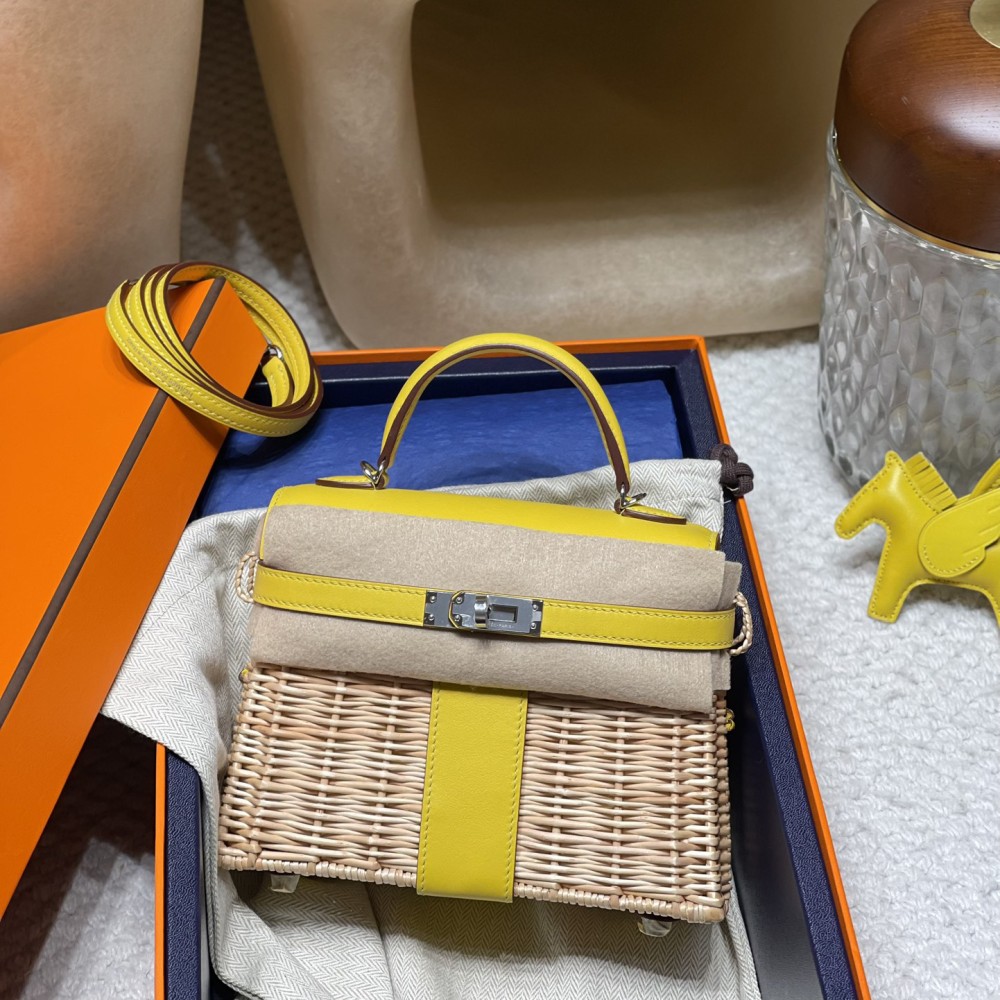 90/Jaune de Naples   Kelly Picnic